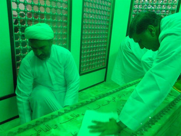 آئین غبار روبی آستان مقدس سیدعباس(ع) بجنورد برگزار شد