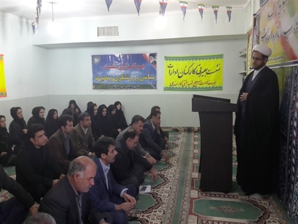 پیروزی انقلاب اسلامی در واقع طلیعه تعالی عزتمندی و آزادگی ملت ایران بود