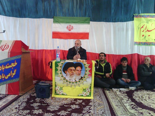جشن پیروزی انقلاب اسلامی در روستای مرزدشت خمام برگزار شد