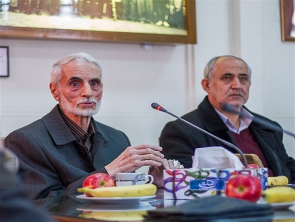 طعنه یک روحانی نامدار: حاجی سن جوانسان؛ بیز پیشه وری گورموشوخ!/ علی رغم دستور آیت الله قاضی، آقای بنابی و ملا ایرانی اسناد ساواک را تحویل ندادند!