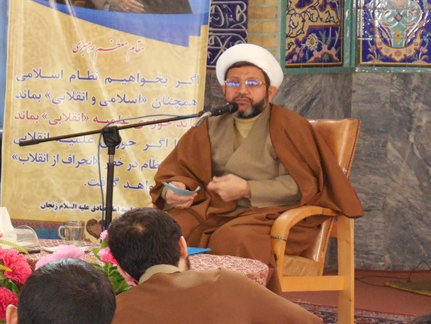 استکبار ستیزی جزو واژه های اول انقلاب اسلامی است/ برخی در پست های دولتی در حال تضعیف پایه های نظام هستند