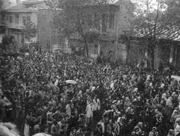 شهادت ۵ گیلانی در راهپیمایی های ۲۱ بهمن / اقدام غیراخلاقی کارگزار آستارا با یک آژان