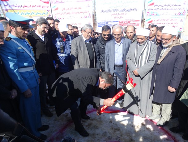 آیین کلنگ زنی پروژه انتقال گاز به شهر صفر مرزی سرو ارومیه