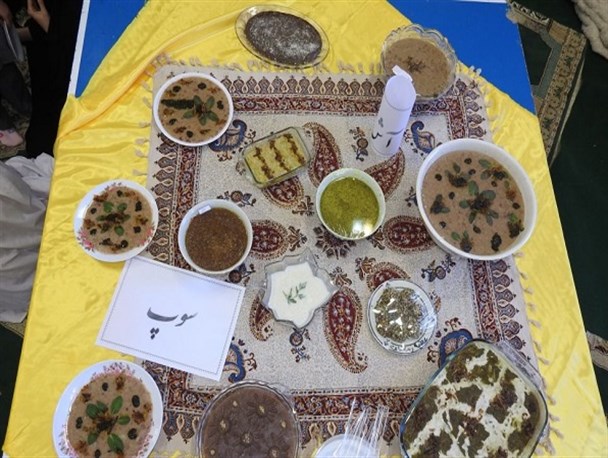 نمایشگاه غذای سالم محلی در ورزنه برپا شد+ تصاویر