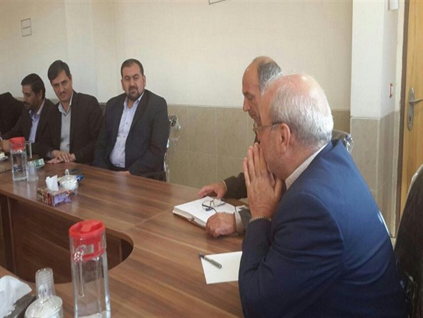 جلسه بررسی راه اندازی ایستگاه قطار سریع السیر اصفهان-تهران در برخوار