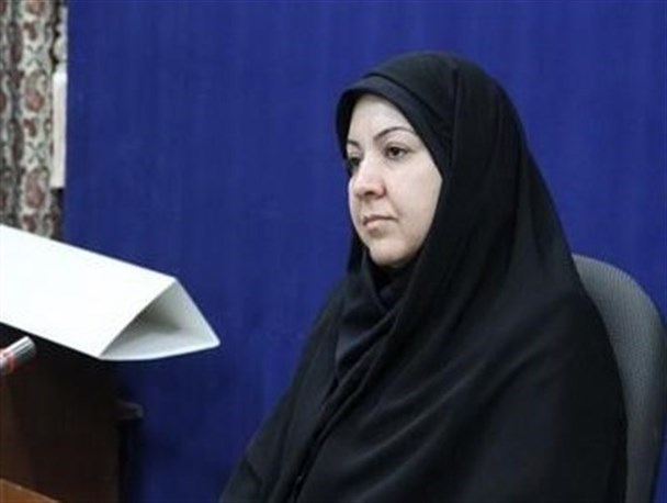 بانوان یزدی پایبندی خود به آرمان‌های انقلاب را در راهپیمایی 22بهمن نشان می‌دهند