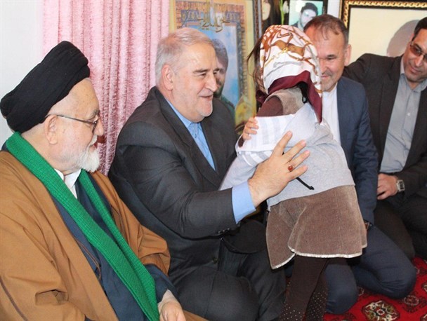 تصاویر / دیدار استاندار گلستان با خانواده شهید «جواد سنجه ونلی»