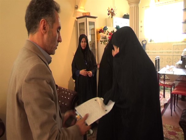 مسئولین شهرستان با خانواده معظم شهداء دیدار کردند