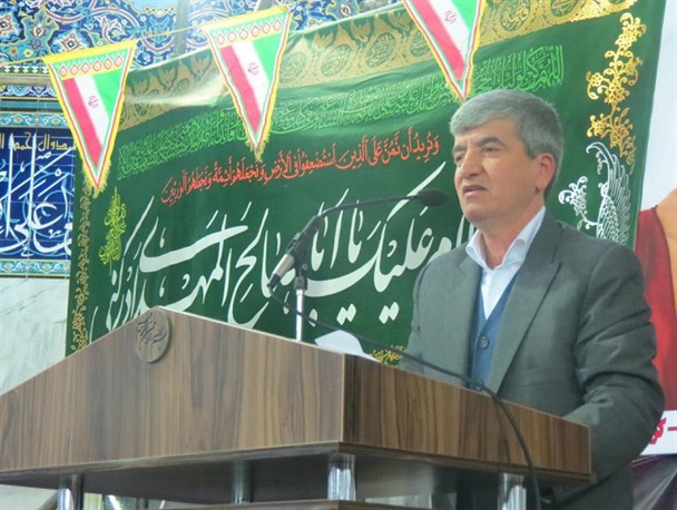 وظیفه استاندار است که زنجیره فولاد قروه را کلنگ زنی کند/باید در شهرستان های قروه و دهگلان در زمینه پتروشیمی سرمایه گذاری می شد