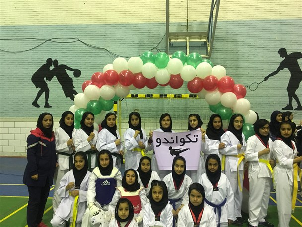 جشنواره بانوان ورزشکار لاری در سالن شهدا برگزار شد