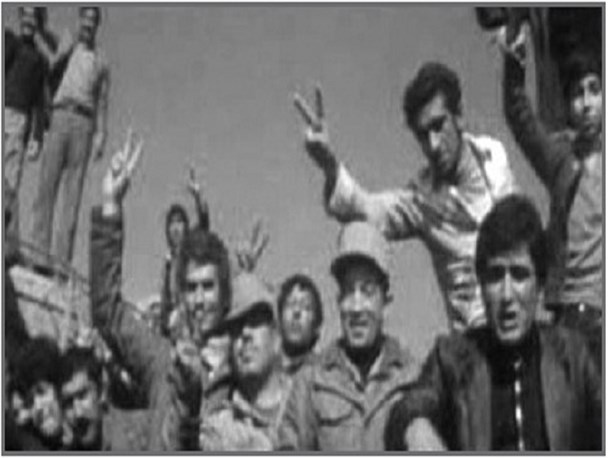 حوادث 21 بهمن 57 از زبان دو مبارز انقلابی کرج / روزی که سربازان ارتش شاه پناهنده مردم مردآباد کرج شدند