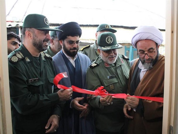 برخی مسئولان خوی کاخ نشینی پیدا کردند/ورود جدی بسیج به عرصه محرومیت‌زدایی
