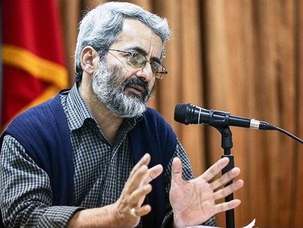 سلیمی نمین: تحت هر شرایطی باید روزهای پایانی دولت تدبیر را تحمل کنیم!