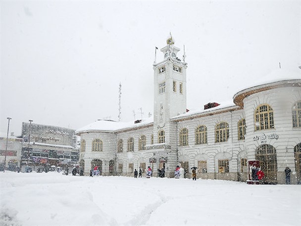 تداوم بارش  برف در گیلان تا ظهر فردا/ پرهیز از تردد غیرضروری در محورهای کوهستانی گیلان + عکس