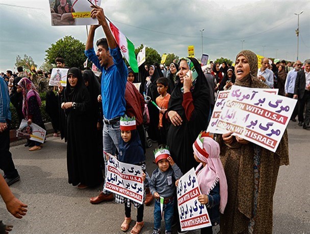 مدافعان خلیج فارس حماسه ای دیگر می سازند/ پیر و جوان، کودک و نوجوان ۲۲ بهمن تماشایی می آفرینند