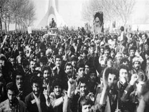 از فعالیت مردم هرمزگان در به ثمر نشستن پیروزی انقلاب اسلامی تا نحوه برگزاری راهپیمایی ها و تظاهرات مردمی علیه رژیم پهلوی