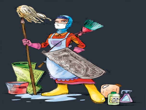 مشارکت بسیار کم مردان ابرکوه درخانه تکانی/ چهره تماشایی خانم های خسته از خانه تکانی بعد از طوفان