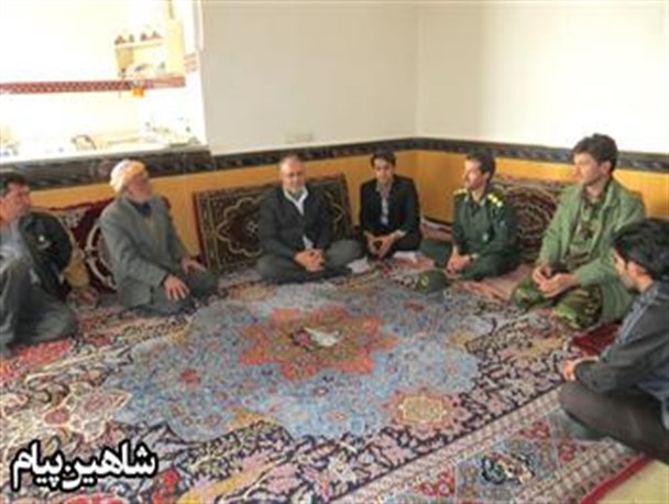 دیدار صمیمانه فرمانده سپاه شاهین دژ با خانواده شهدای اهل سنت