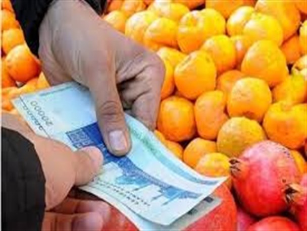 عاملین فروش میوه تنظیم بازار ،اول پول بعد خرید!!