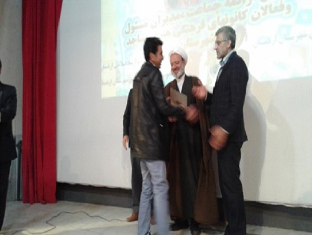 کانونهای فرهنگی هنری حلقه ارتباط جوانان و نوجوانان با مسجد هستند