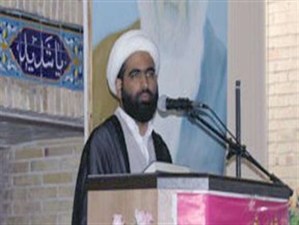وظیفه مسئولان خدمت صادقانه به مردم است/ کمیته بحرانی که یک بیل دستی نداشته باشد به چه دردی می خورد