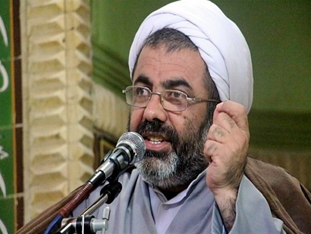 با سوت و کف زدن نمی توان چهره کریح سران فتنه را تطهیر کرد/ مراقب سنت های ناهنجار شادی آور باشیم