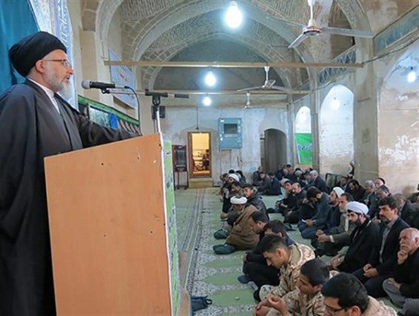 علت اصلی مهاجرت در نایین، شرایط نامساعد اقتصادی و بالا بودن شمار نیروی جوان تحصیل کرده بیکار است