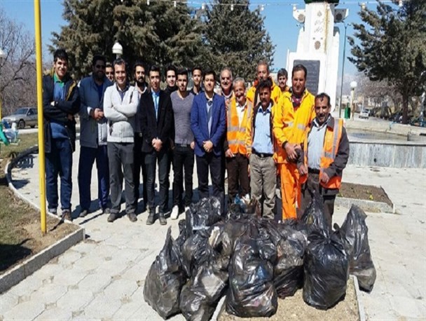 برگزاری اردوی پاکسازی دوستداران محیط زیست با همکاری نیروهای راهداری تویسرکان