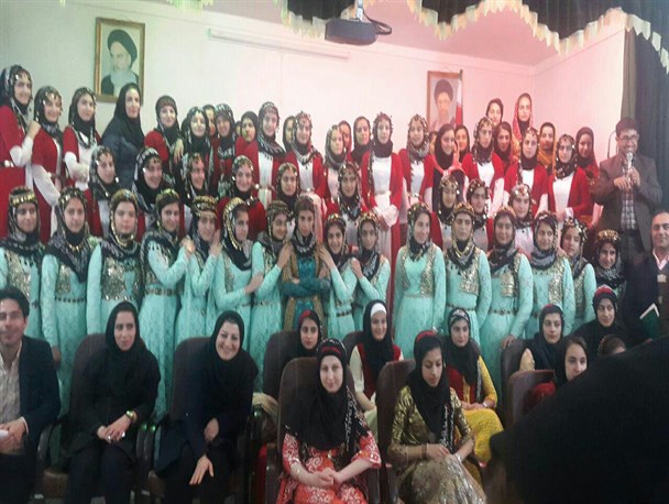 بیش از هزار دانش آموز دهگلانی در جشنواره شهرستانی سرود و نمایش به رقابت پرداختند
