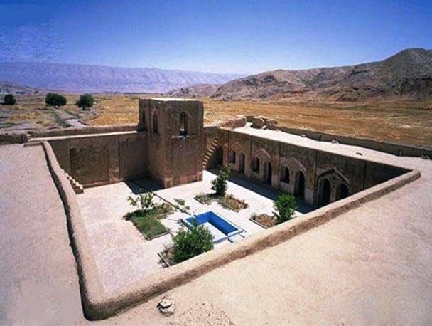 دره شهر شهر قلعه ها ی باستانی