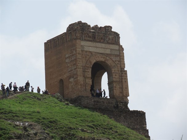 قلعه ضحاک هشترود؛ آثاری زیبا از هزاره دوم پیش از میلاد +تصاویر