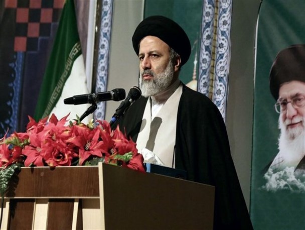 آستان قدس رضوی برای حل بحران‌های خوزستان برنامه‌هایی دارد/معتقدیم راه حل خروج کشور از وضعیت فعلی تحقق اقتصاد مقاومتی است