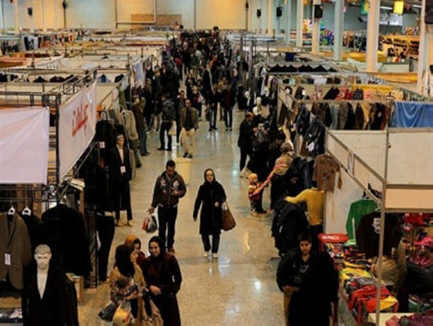 جولان البسه ترکیه در بازار ایران/ وجود فروشگاههایی در پایتخت که توسط تولید کنندگان ترکیه دایر شده است/ نمایشگاه های بهاره محل عرض اندام محصولات ترک