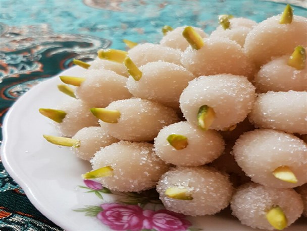 کنج خانه ای که تولیداتش به ۵ کشور ارسال می شود/در مغازه های شهر خبری از شیرینی های محلی نیست+معرفی شیرینی های سنتی تفرش