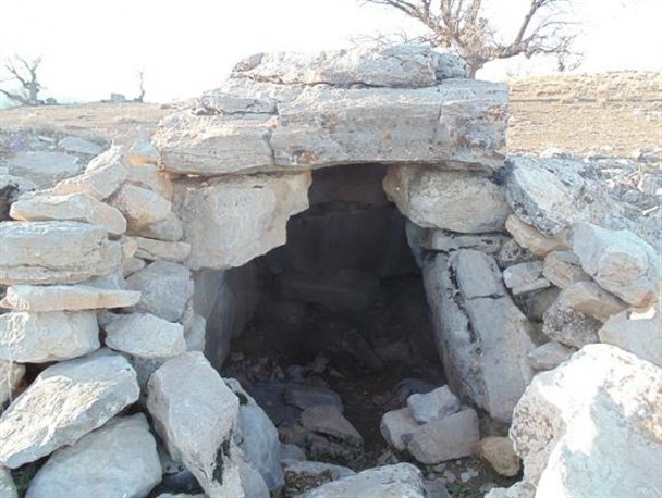 قبرستان آهنگران؛ زبان خاموش تاریخ کهن سیروان + تصاویر
