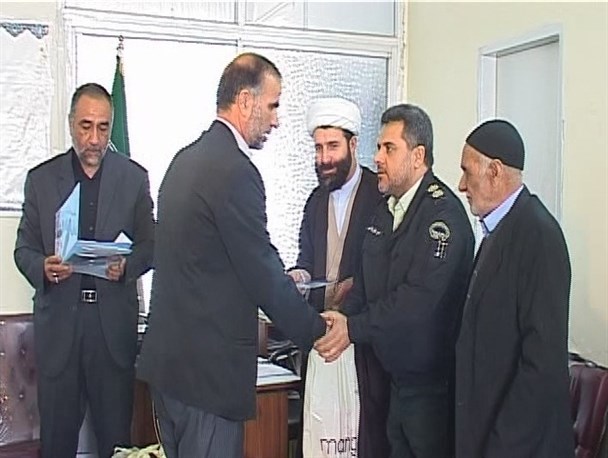 تجلیل از ۳۵ خانواده شهید بوئین زهرا