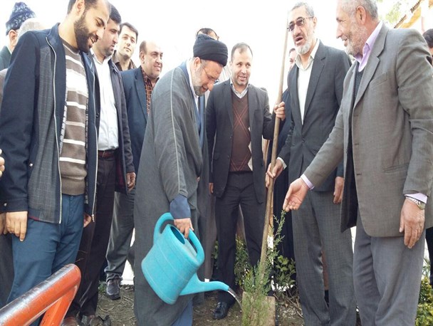 توزیع ۵۰۰۰ اصله نهال رایگان در ماسال به مناسبت هفته منابع طبیعی