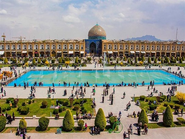 آشنایی با جاذبه های چشم نواز تاریخی و فرهنگی در «میدان نقش جهان»