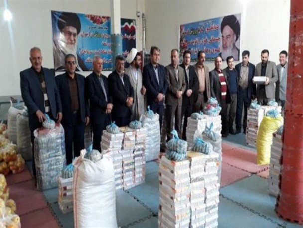 سبد عیدانه بین ۷۰۰خانوار مددجوی کمیته امداد میاندوآب توزیع شد