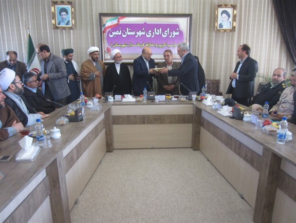 انتفاد از برخی کارشکنی‎ها در قبال شهرستان/ باید از تجمل گرایی و تشریفات زاید خودداری کرد