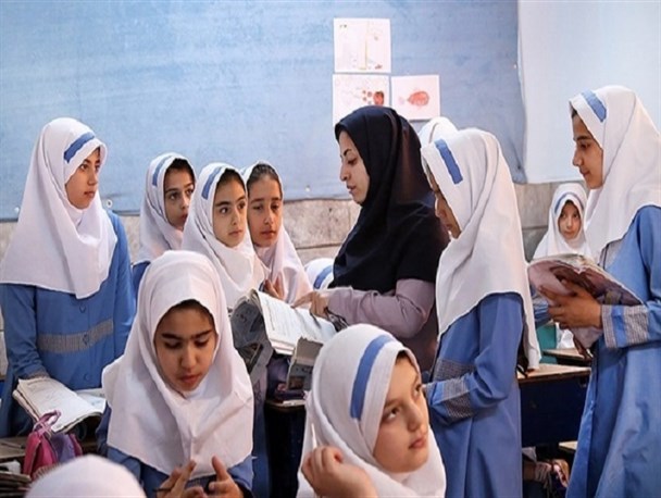 ۸۵ نیروی خرید خدمت در آران و بیدگل فعال هستند/ مطالبات این معلمان از سوی آموزش و پرورش دنبال می‌شود