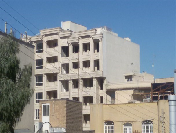 تخریب نمای اصیل اسلامی قم با نمای وارداتی غربی/ تسخیر شهر با نمای روم باستان