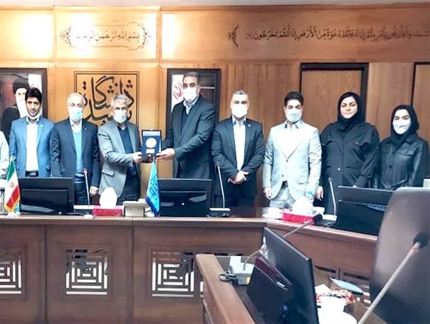 اهدای نشان «دانشگاه فعال» فدراسیون همگانی یه دانشگاه شهید بهشتی+عکس