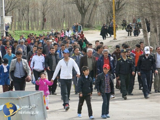 همایش پیاده روی خانوادگی در نیر برگزار شد+تصاویر