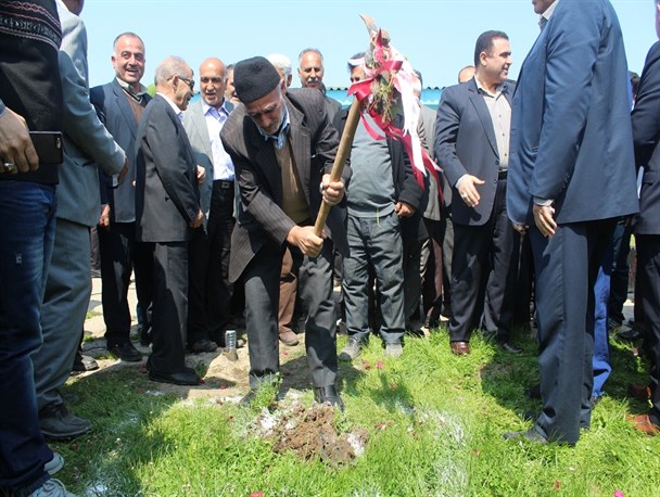 مراسم کلنگ زنی مدرسه 6 کلاسه روستای بادله