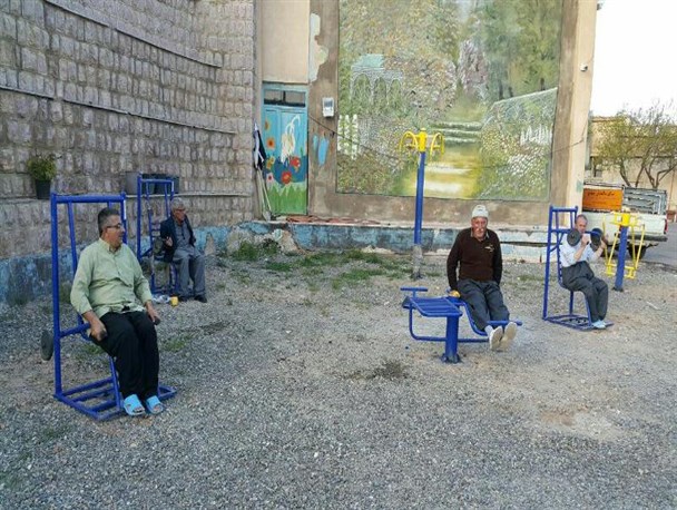 نصب ست ورزشی در سرای سالمندان سنندج / ورزش روح انسان را از خمودگی نجات می دهد