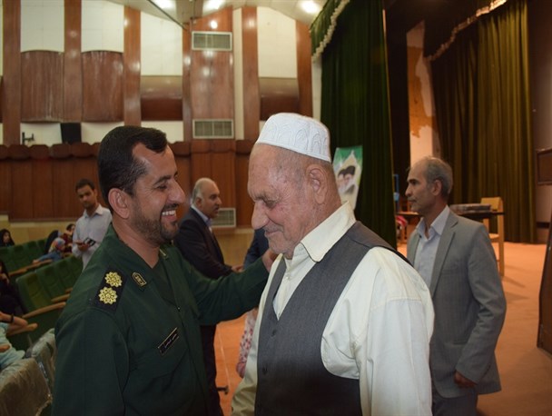 «پدران شهدا» در میبد تجلیل شدند+ تصاویر