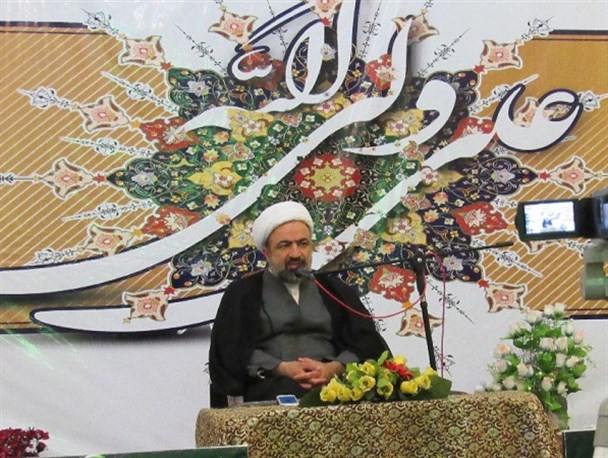 پذیرش مسئولیت برای کسب امتیاز و حقوق کلان نیست/ مسئول رفاه طلب خلاف مسیر حضرت علی (ع) حرکت می کند