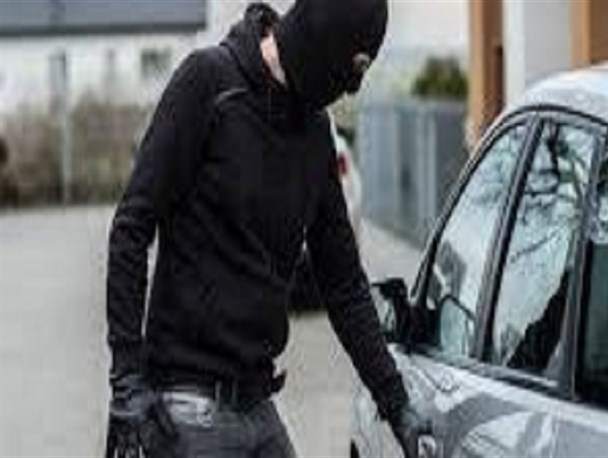 دستگیری دو سارق خودرو با شاه کلید