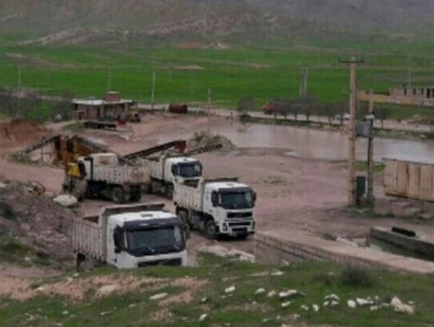 کمپرسی های قم به کمک سیل زدگان لرستان رفتند